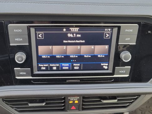 Used 2022 Volkswagen Jetta SE FWD image 18