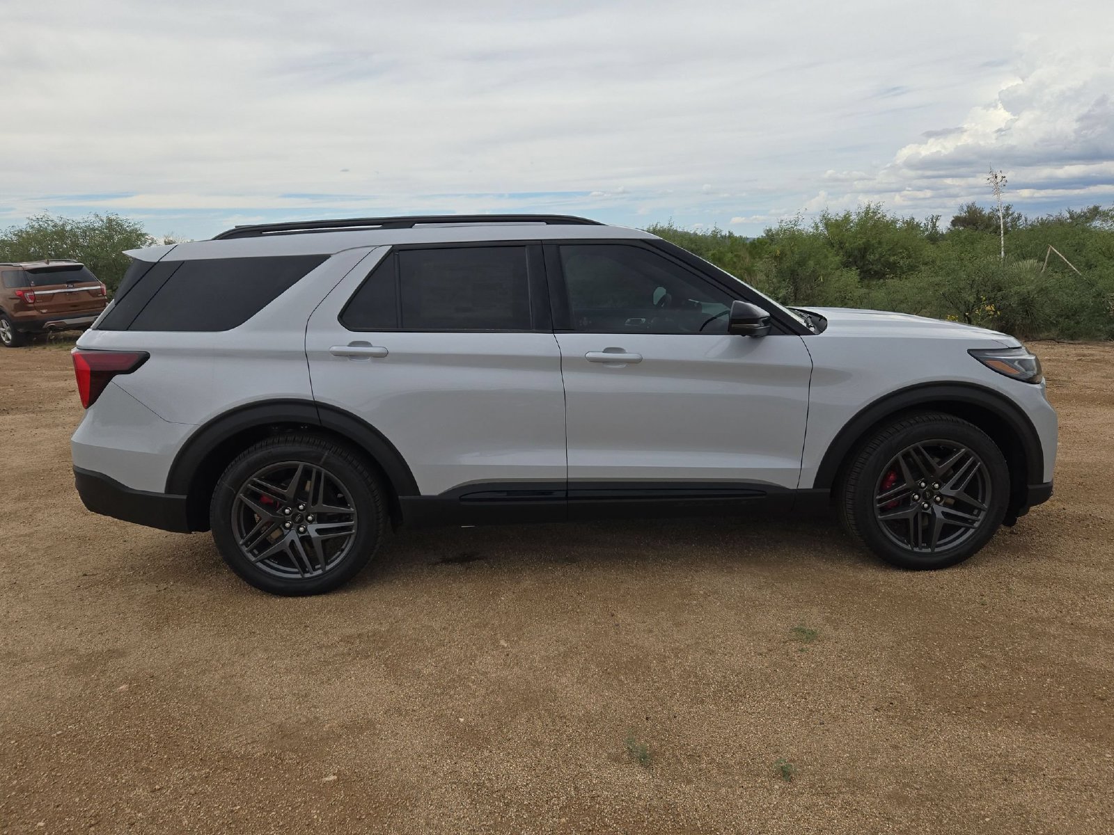 New 2026 Ford Explorer ST w/ Sun And Sound Package AWD/4WD image 4