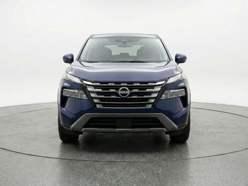 Used 2025 Nissan Rogue SV AWD/4WD image 2