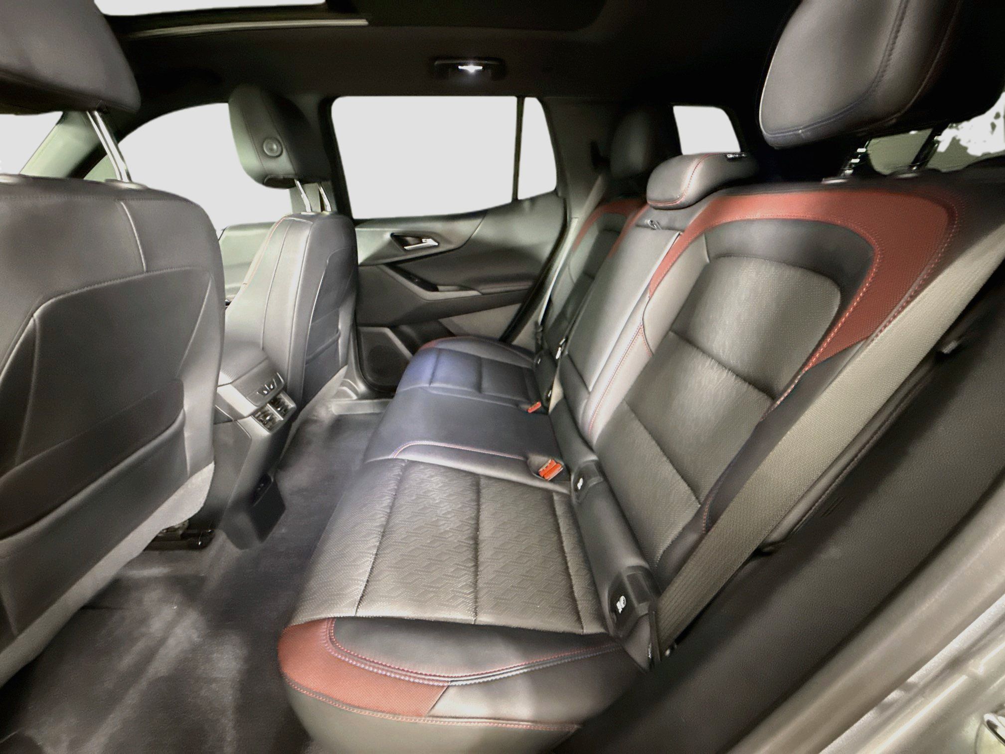 Used 2025 Chevrolet Equinox RS w/ Safety and Technology Package FWD image 27
