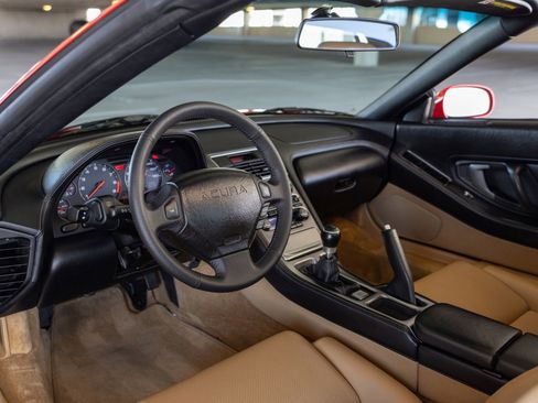 Used 2005 Acura NSX T image 9