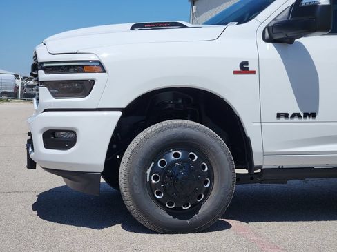 New 2026 RAM 3500 Laramie AWD/4WD image 5
