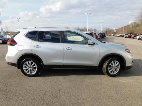 Certified 2019 Nissan Rogue SV image 2