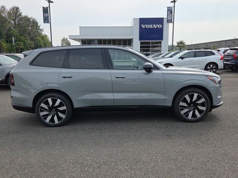 New 2025 Volvo EX90 Ultra image 9