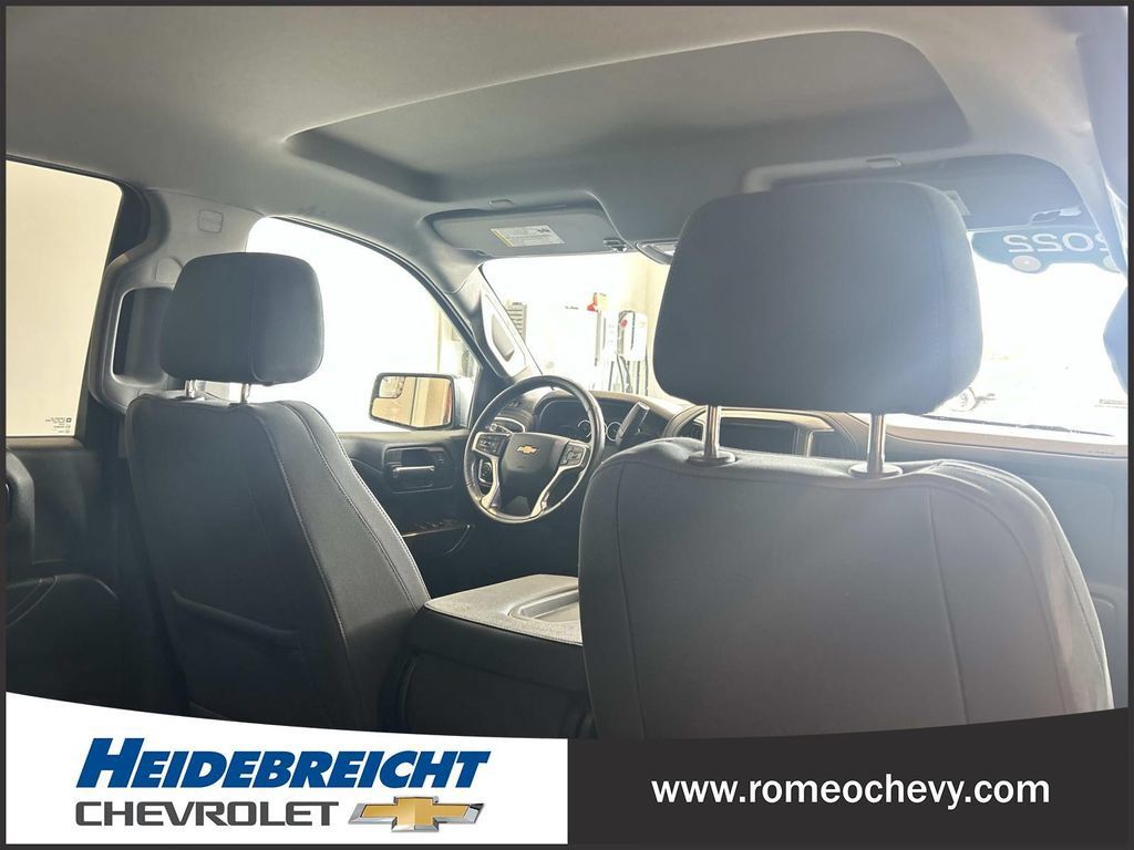 Certified 2022 Chevrolet Silverado 1500 LT w/ Convenience Package II AWD/4WD image 32