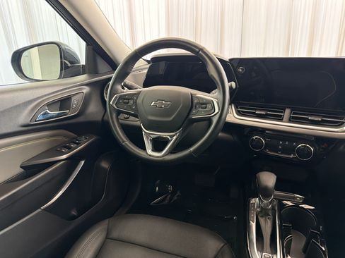 Used 2025 Chevrolet Trax ACTIV w/ Driver Confidence Package FWD image 28