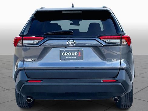 Used 2021 Toyota RAV4 LE image 4