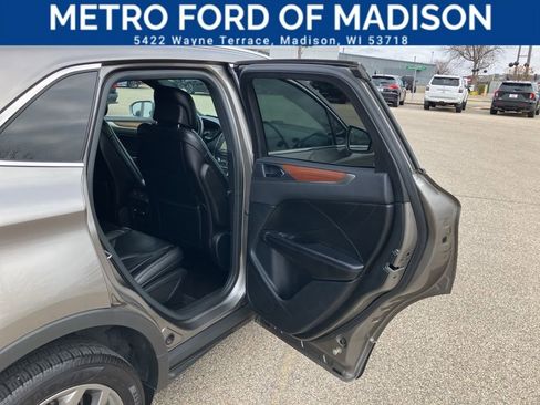 Used 2017 Lincoln MKC Select w/ Select Plus Package image 40