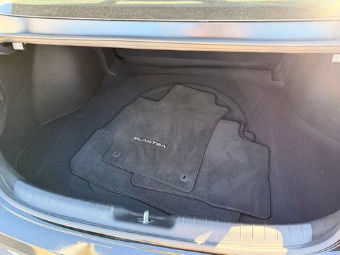 Used 2025 Hyundai Elantra Hybrid FWD image 28