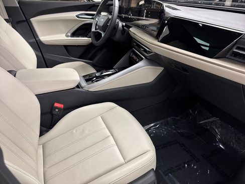 Used 2025 Audi Q5 Premium w/ Convenience Package AWD/4WD image 16