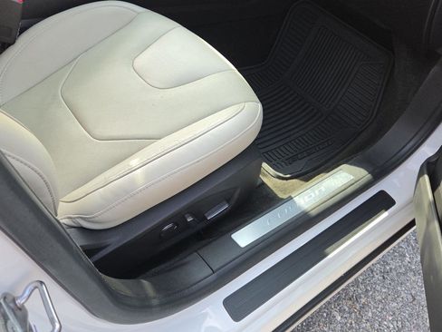 Used 2016 Ford Fusion Titanium FWD image 29
