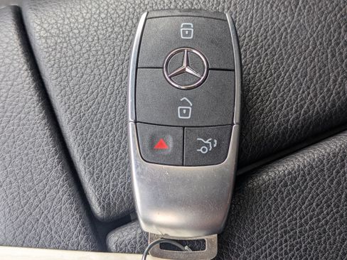Used 2025 Mercedes-Benz GLS 450 4MATIC image 31