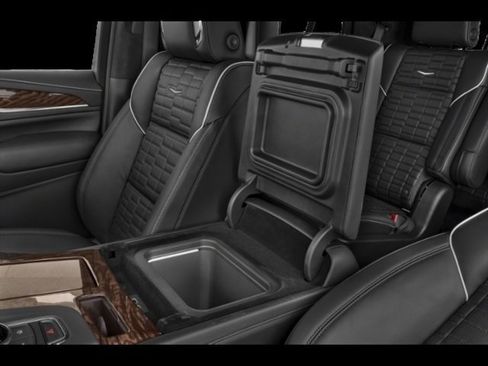 Used 2022 Cadillac Escalade Sport w/ LPO, ONYX Package image 11