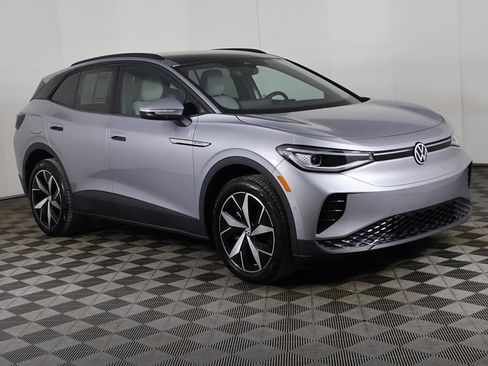 Used 2024 Volkswagen ID.4 Pro S image 2