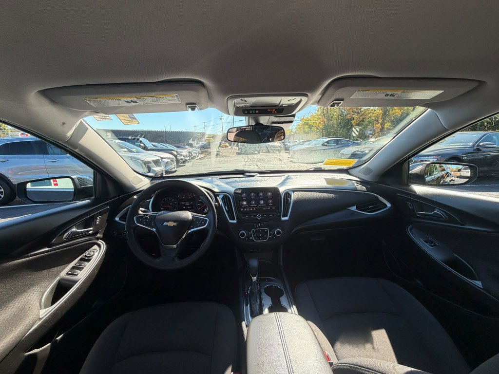 Used 2024 Chevrolet Malibu LT FWD image 15