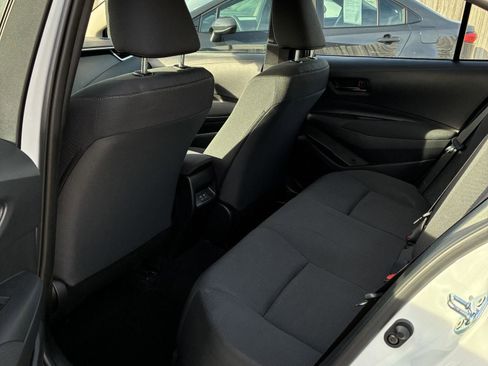 Used 2025 Toyota Corolla LE image 19