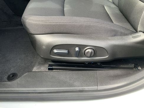 Used 2024 Chevrolet Malibu LT image 23