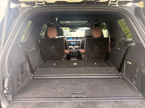 Used 2025 Lincoln Navigator Reserve AWD/4WD image 28