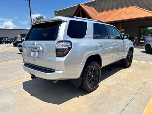 Used 2019 Toyota 4Runner SR5 Premium image 5