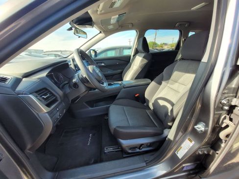 Used 2024 Nissan Rogue SV image 10