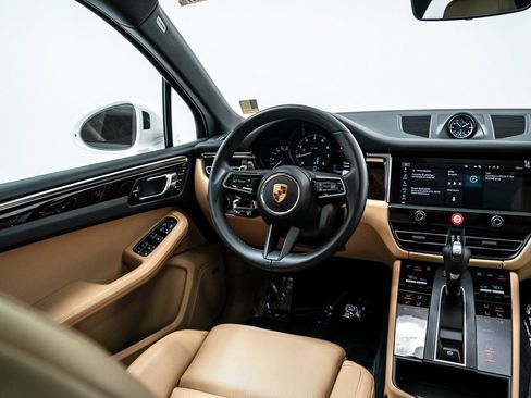 Used 2025 Porsche Macan image 22