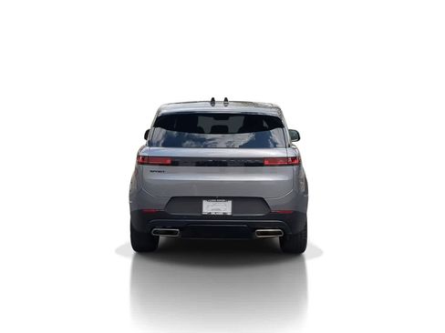 Used 2025 Land Rover Range Rover Sport SE image 7