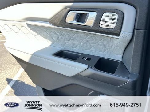 New 2026 Ford Explorer Platinum image 18