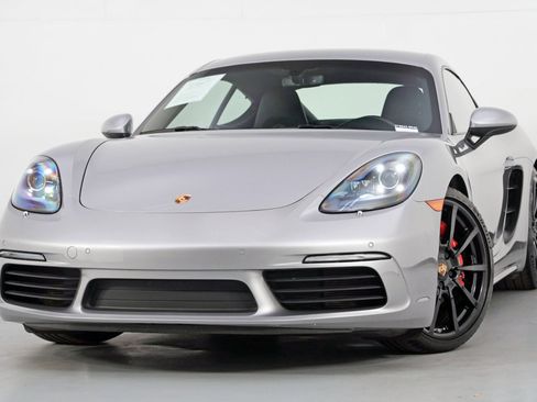 Used 2018 Porsche 718 Cayman S w/ Sport Chrono Package image 3
