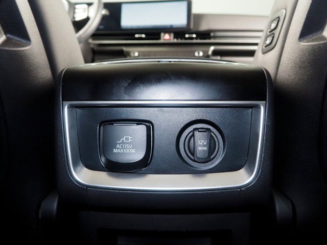 Used 2025 Kia Carnival SX Prestige FWD image 27