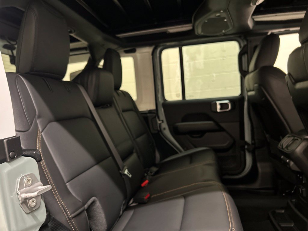 New 2027 Jeep Wrangler Unlimited Sahara AWD/4WD image 11