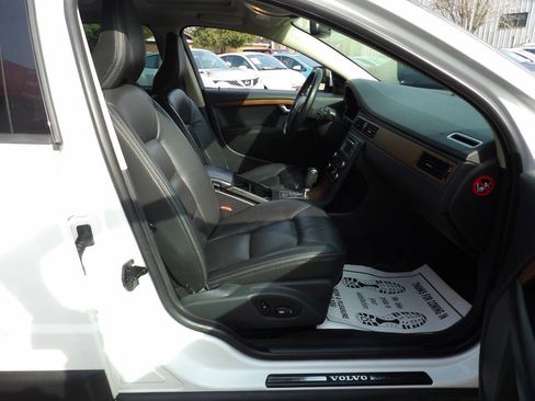 Used 2009 Volvo XC70 3.2 image 6