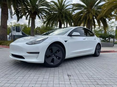 Used 2023 Tesla Model 3 Standard Range image 5