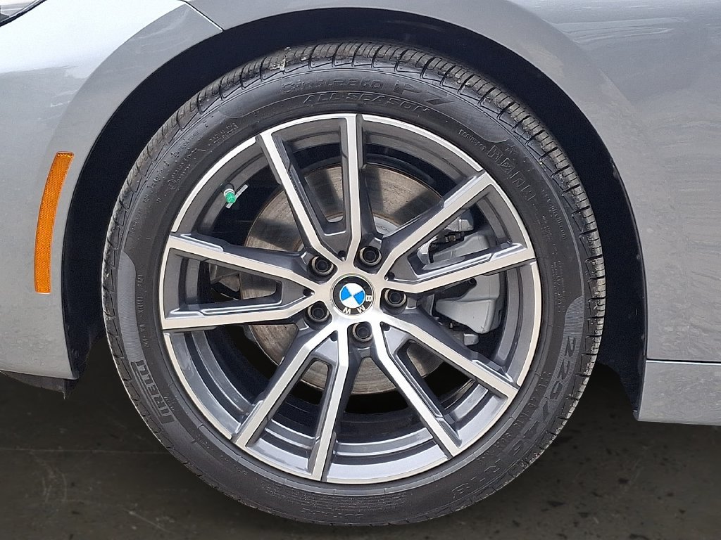 Used 2025 BMW 230i xDrive Coupe w/ Convenience Package AWD/4WD image 8