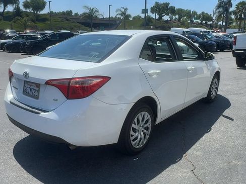 Used 2018 Toyota Corolla LE w/ Carpet Mat Package (TMS) FWD image 6