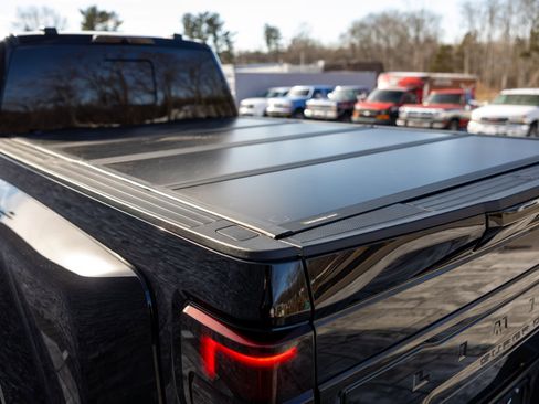 Used 2022 Ford F450 Limited w/ FX4 Off-Road Package image 18