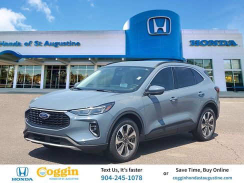 Used 2023 Ford Escape Platinum w/ Premium Technology Package image 1