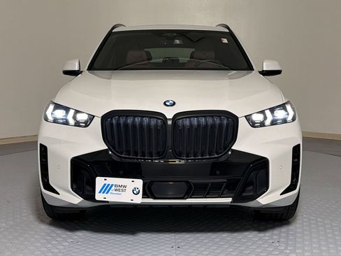 Used 2026 BMW X5 xDrive40i w/ M Sport Package AWD/4WD image 4