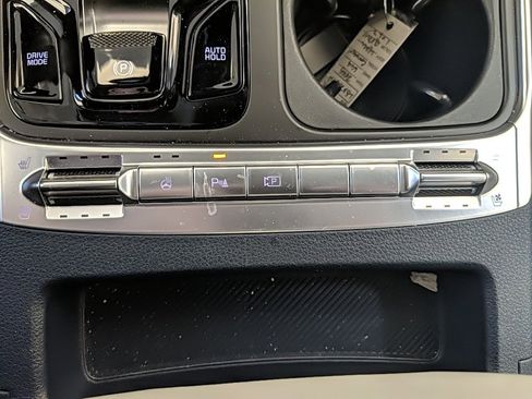 Used 2025 Kia Carnival SX Prestige image 22