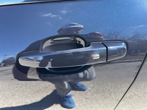 Used 2021 Chevrolet Equinox LT image 36