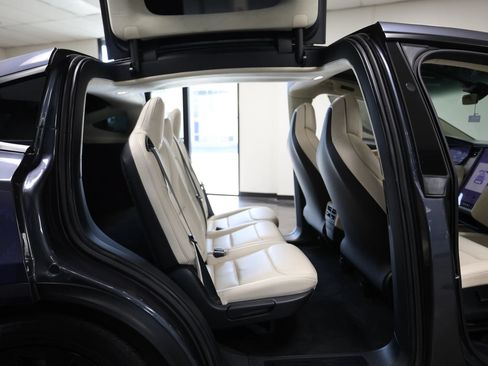 Used 2018 Tesla Model X 75D AWD/4WD image 42