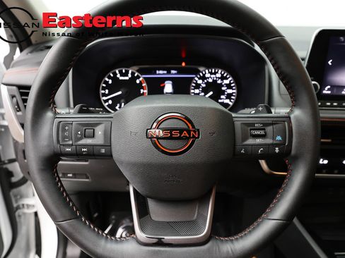 Used 2025 Nissan Rogue SV AWD/4WD image 10