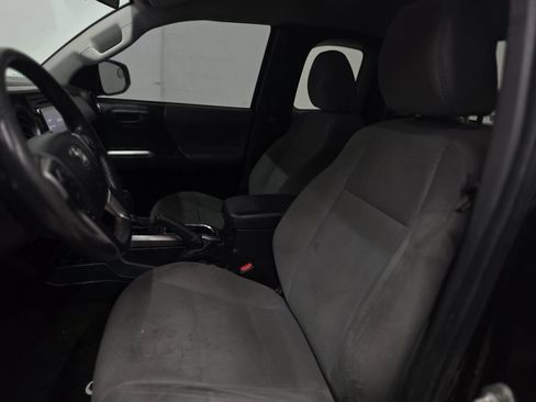 Used 2018 Toyota Tacoma SR5 image 15