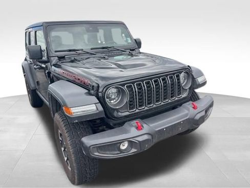 Used 2025 Jeep Wrangler Unlimited Rubicon AWD/4WD image 5