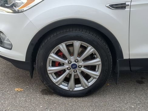 Used 2018 Ford Escape Titanium image 18