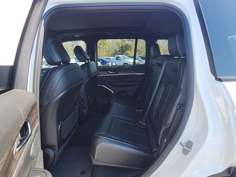 New 2026 Jeep Grand Cherokee Limited w/ Limited Altitude Package AWD/4WD image 24