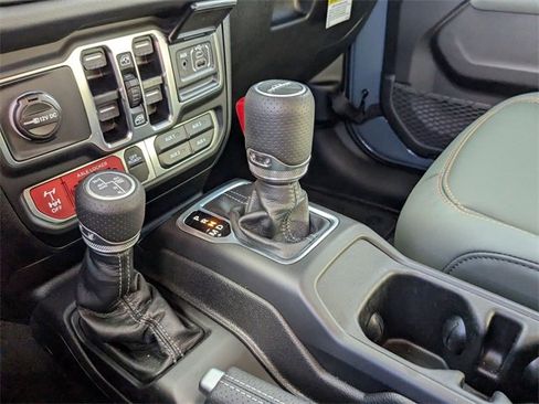 New 2025 Jeep Gladiator Mojave image 23