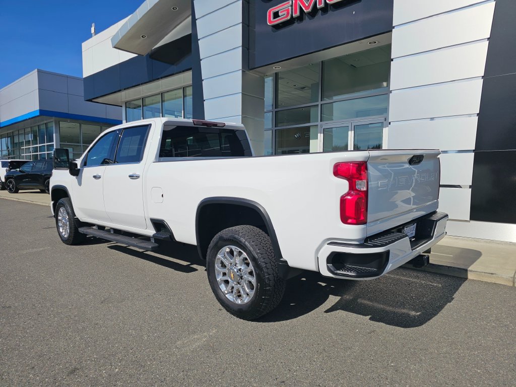 Used 2024 Chevrolet Silverado 2500 LTZ w/ LTZ Plus Package AWD/4WD image 5