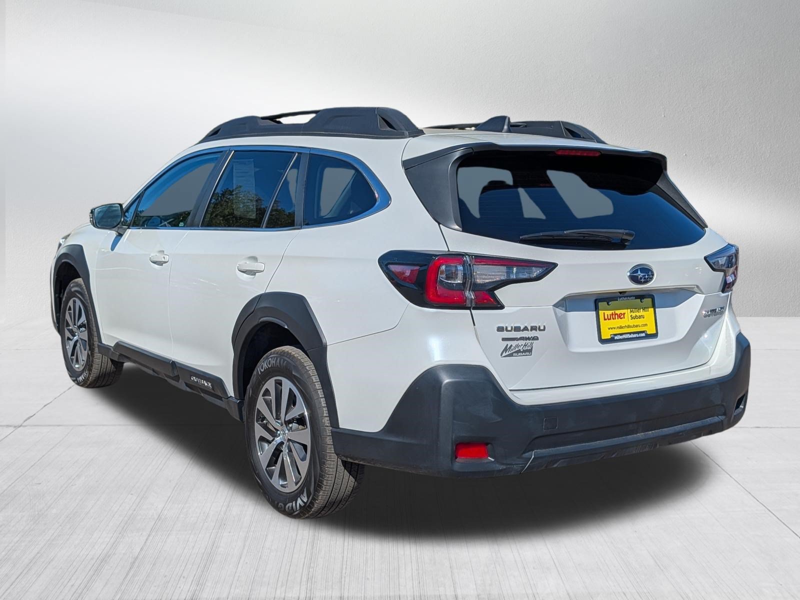 Used 2024 Subaru Outback Premium AWD/4WD image 5
