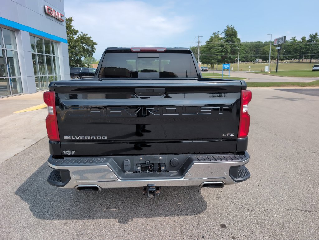 Used 2021 Chevrolet Silverado 1500 LTZ w/ LTZ Premium Package AWD/4WD image 7