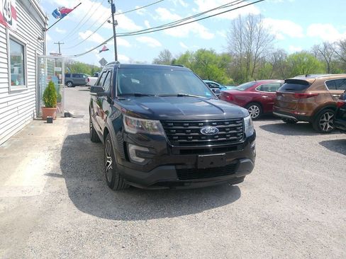 Used 2016 Ford Explorer Sport w/ Equipment Group 401A AWD/4WD image 2